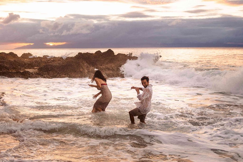 photographe pour couple amoureux sur la plage