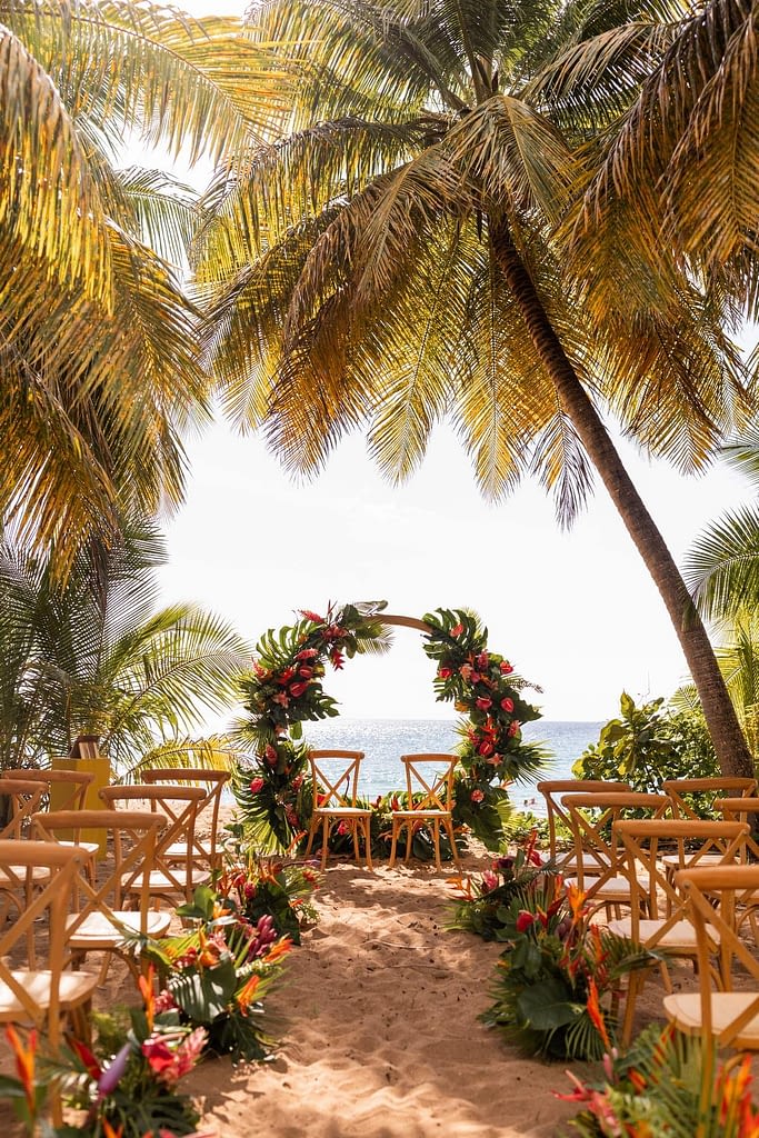 Arche de mariage fleurs locales Guadeloupe