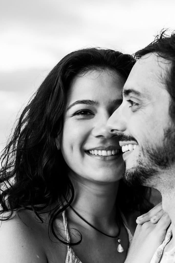 photographe pour couple amoureux sur la plage