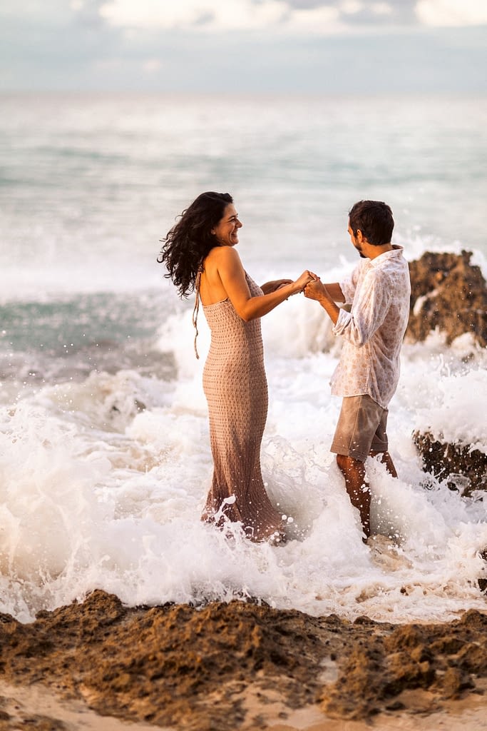photographe pour couple amoureux sur la plage