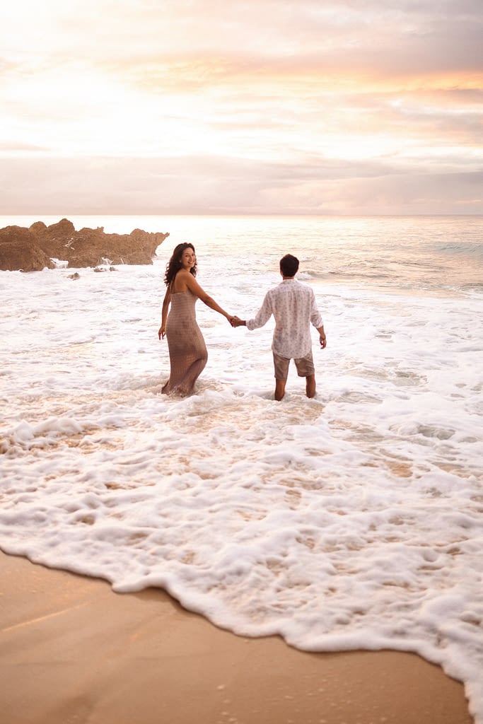 photographe pour couple amoureux sur la plage