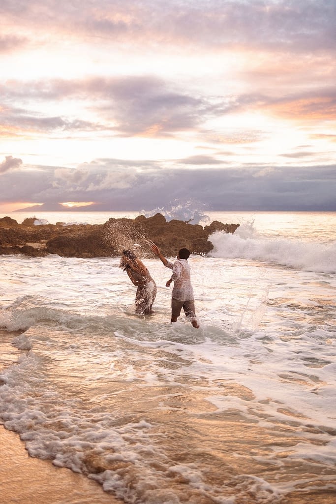 photographe pour couple amoureux sur la plage